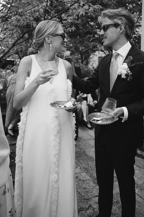 Wedding couple holding Djuce Studio Unbreakable Wine Glasses